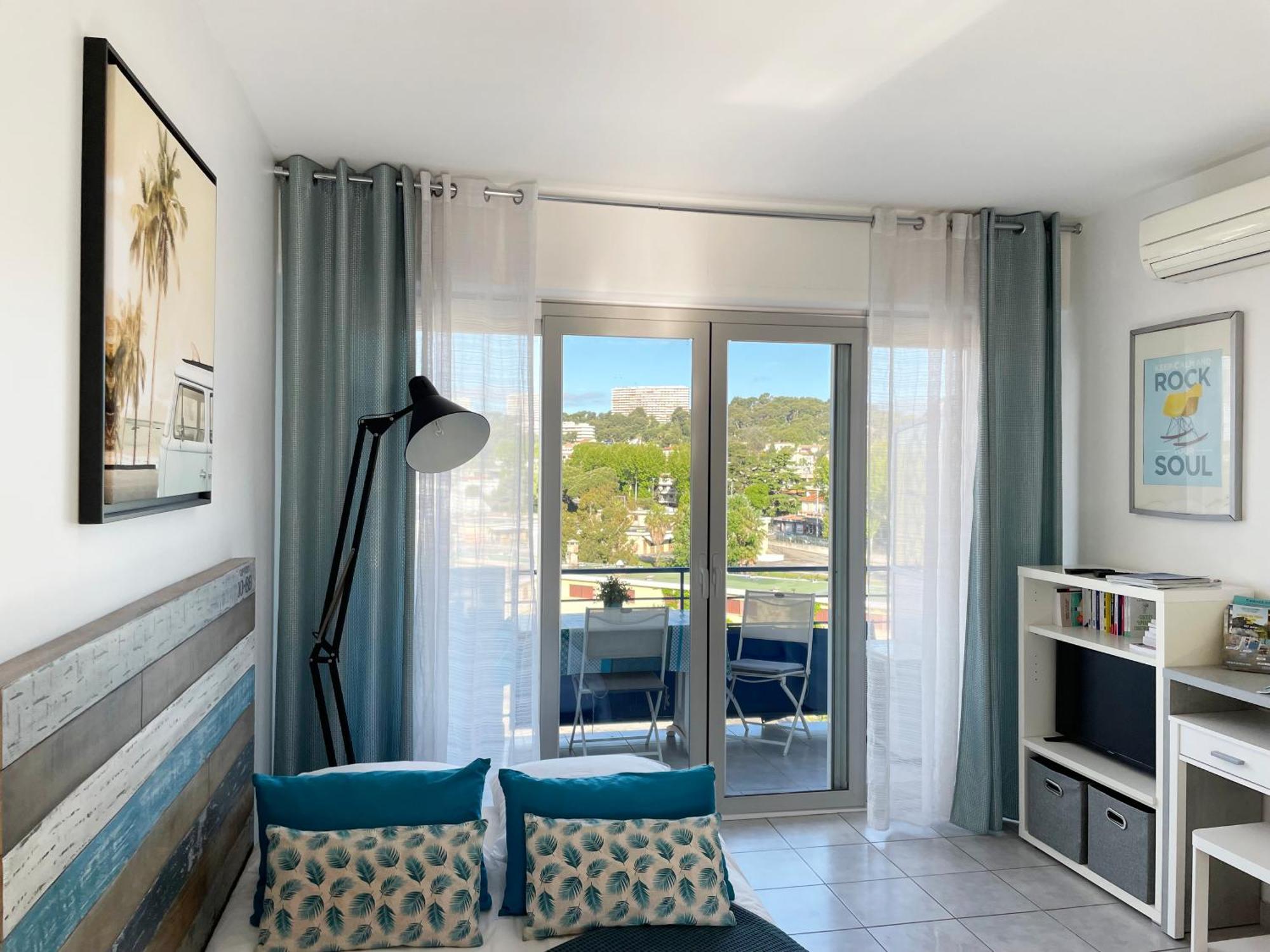 Plage Et Hippodrome Cagnes-sur-Mer Exteriér fotografie